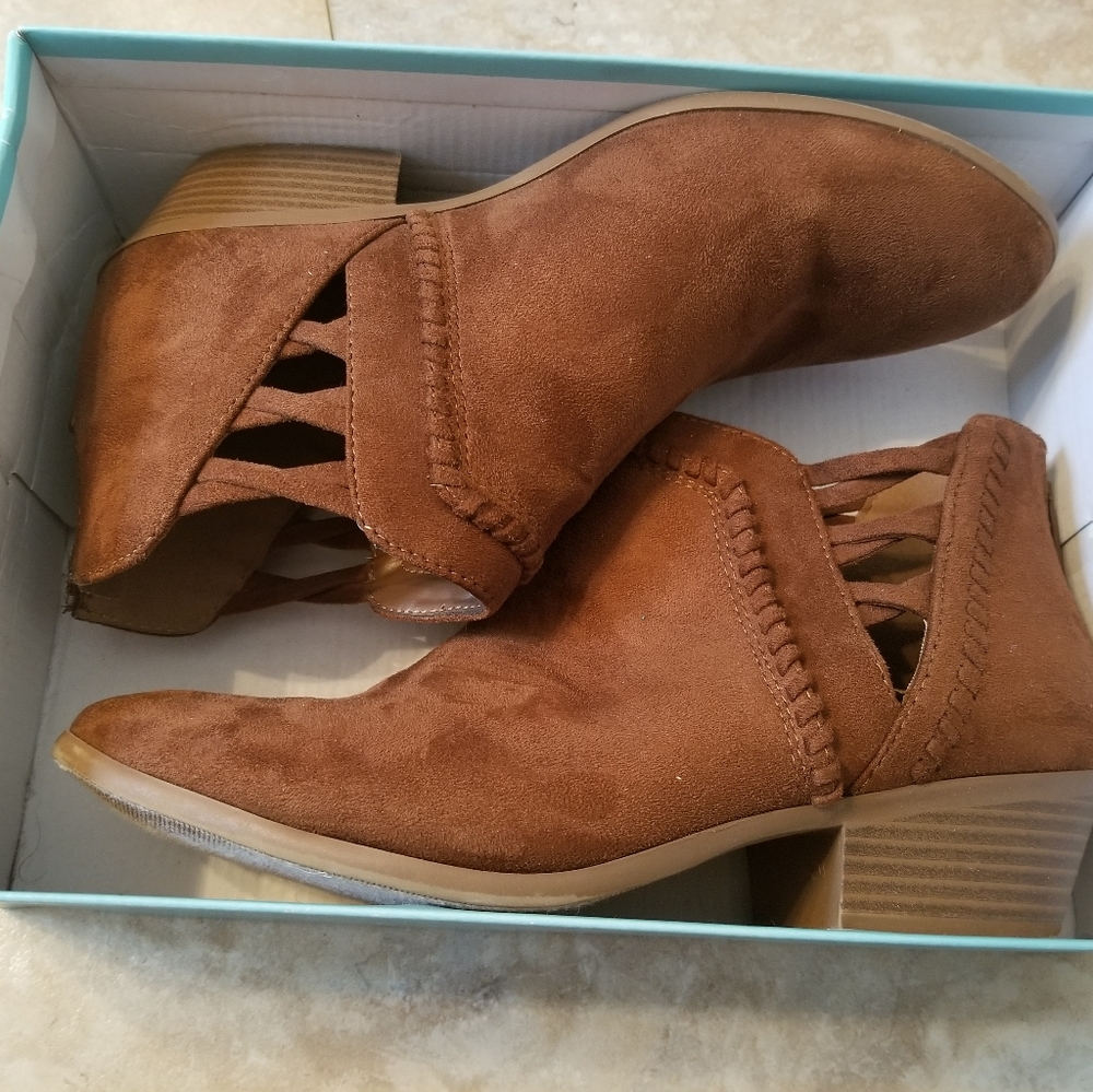 Soda Booties size 10
